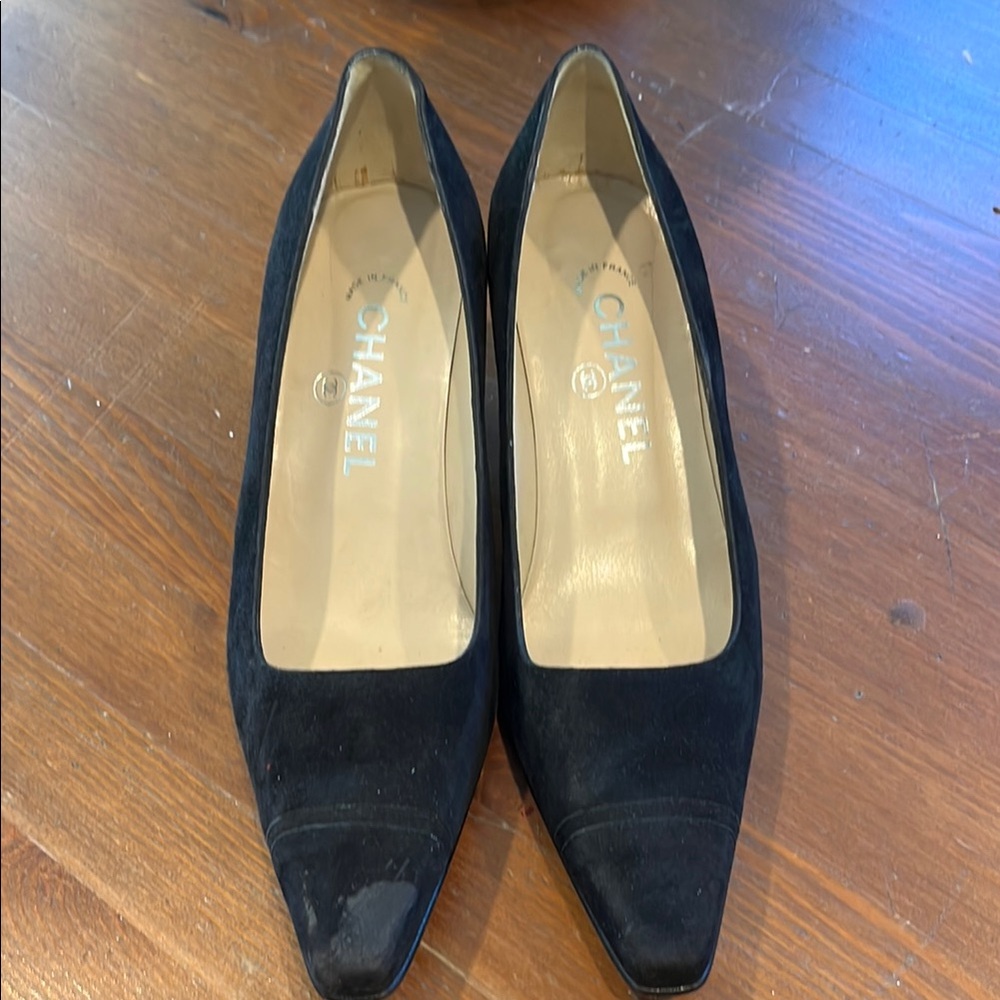 Chanel Women's Black Suede Pumps